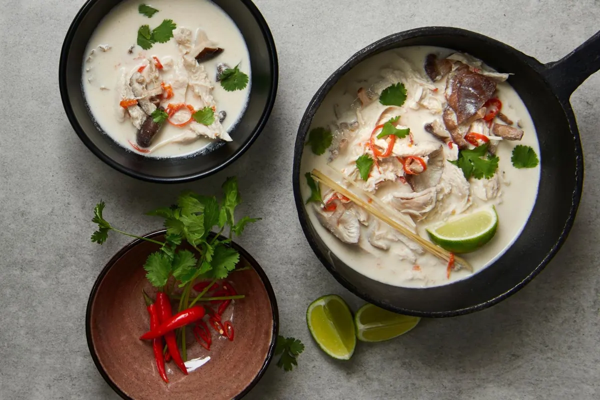 Tom Kha Gai: Sup Khas Thailand dengan Perpaduan Rasa dan Aroma