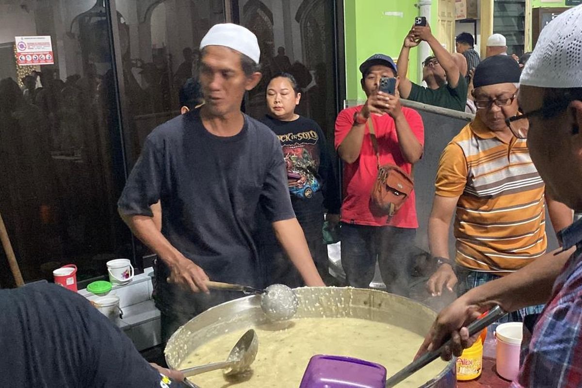 Bubur Samin Jayengan, Sajian Ramadan Legendaris yang Selalu Diserbu